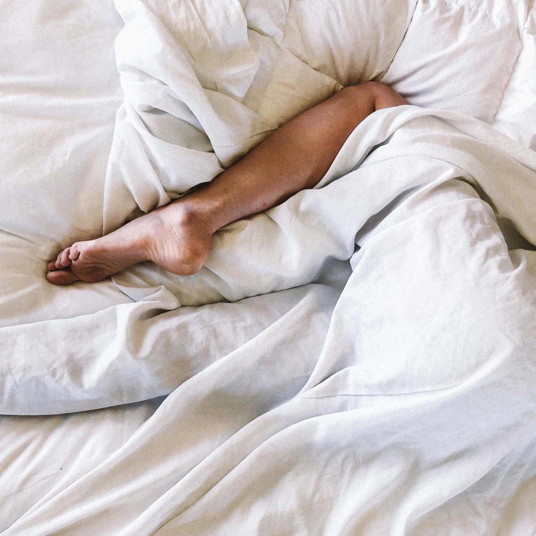 The Best Fabrics for Healthy Skin: What to Wear (and Sleep On)